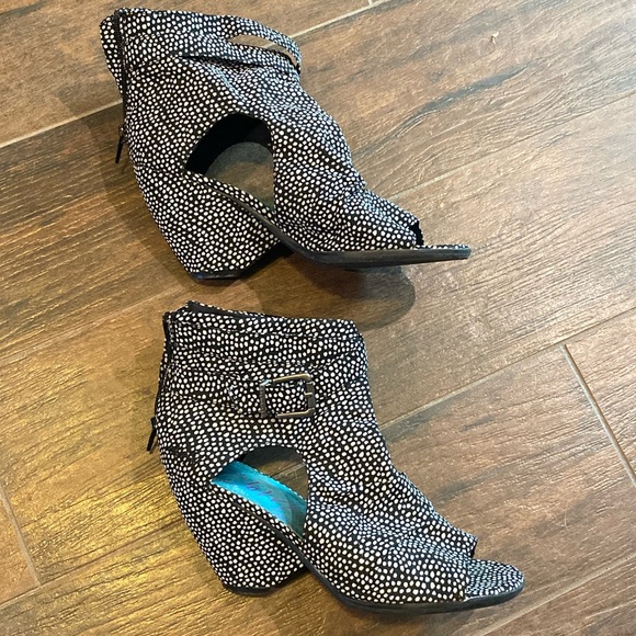 Blowfish vegan shooties,8 - Picture 3 of 11